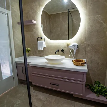 Hotell Cirali Hestia