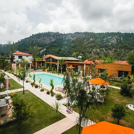 Hotell Cirali Hestia *