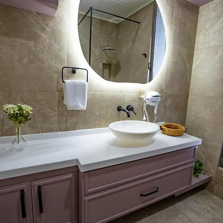 Cirali Hestia * קמר